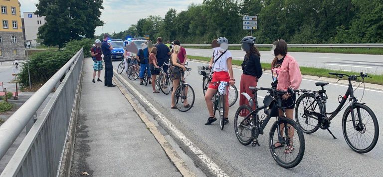 „Radfahren im Verband ist erlaubt!“ – Kritik der Grünen am Vorgehen der Polizei