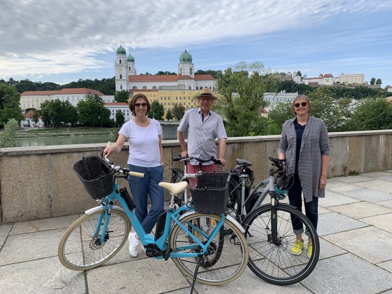 Passauer Radfahrer brauchen mehr als nur Bodenmalerei