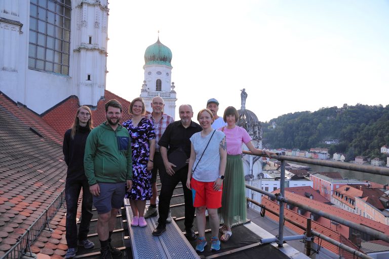 Dombauhütte Passau war Station bei Sommerwanderung von MdL Johannes Becher